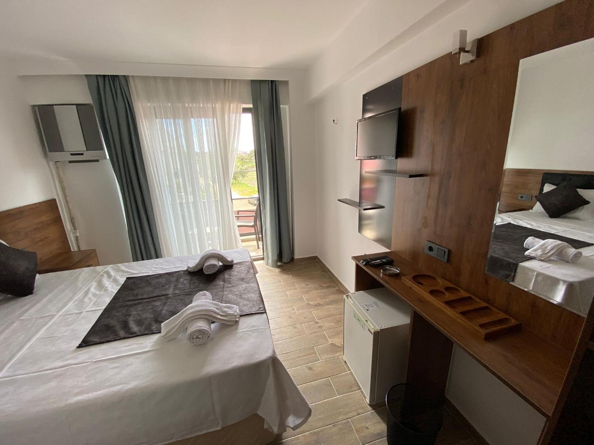 Atas Aqua Otel Avsa Avsa Adasi Exterior foto